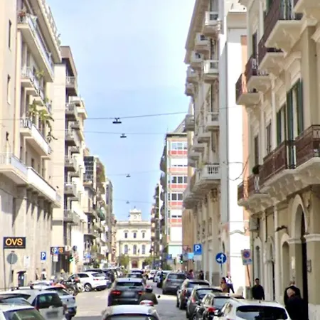 Flower Nel Cuore Della Citta' Apartmán Bari